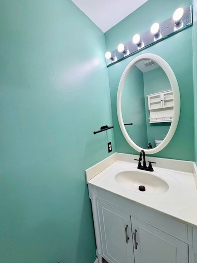 Building Photo - 18250 Paladin Dr