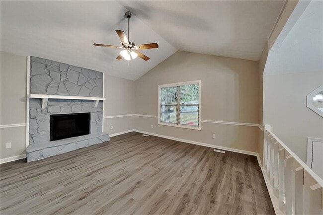 Building Photo - 4171 Woodcrest Dr