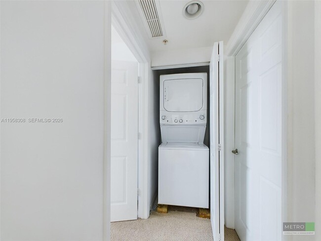 Building Photo - 275 NE 18th St