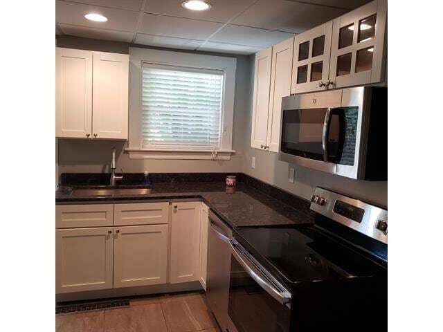 Building Photo - 204 Rockland St