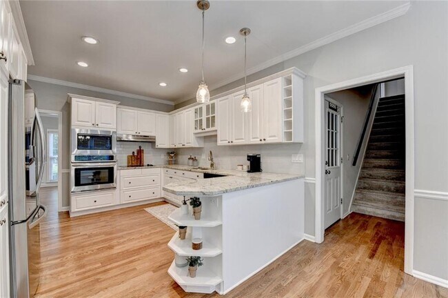 Building Photo - 10665 Wren Ridge Rd