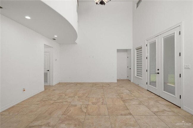 Building Photo - 4805 S June Dr