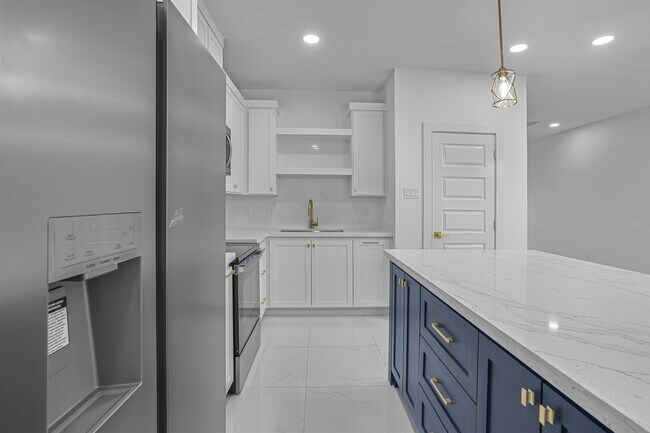 Building Photo - 3911 Yoyis St