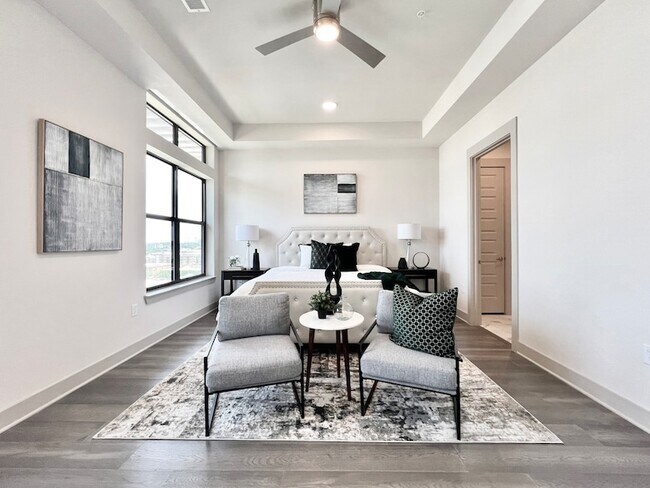 Building Photo - 3330 Oak Grove Ave