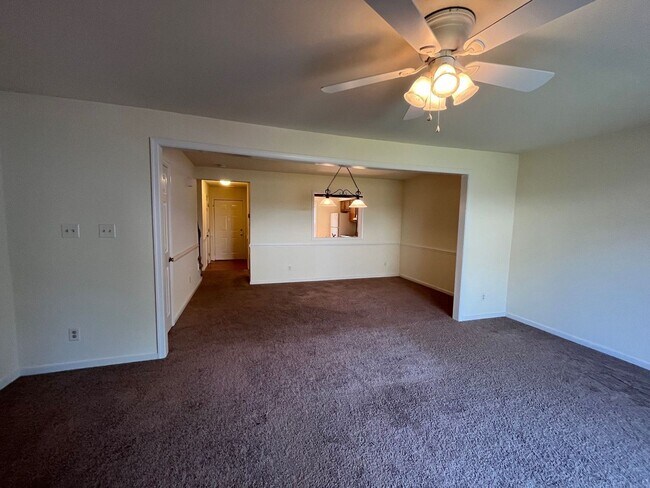 Building Photo - 8704 Hermitage Trace Cir