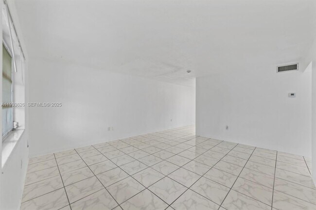 Building Photo - 72 NW 162nd St