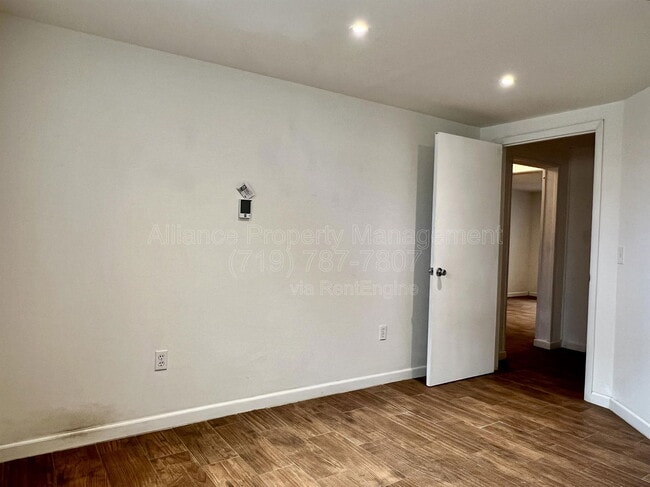 Building Photo - 401 Cheyenne Blvd