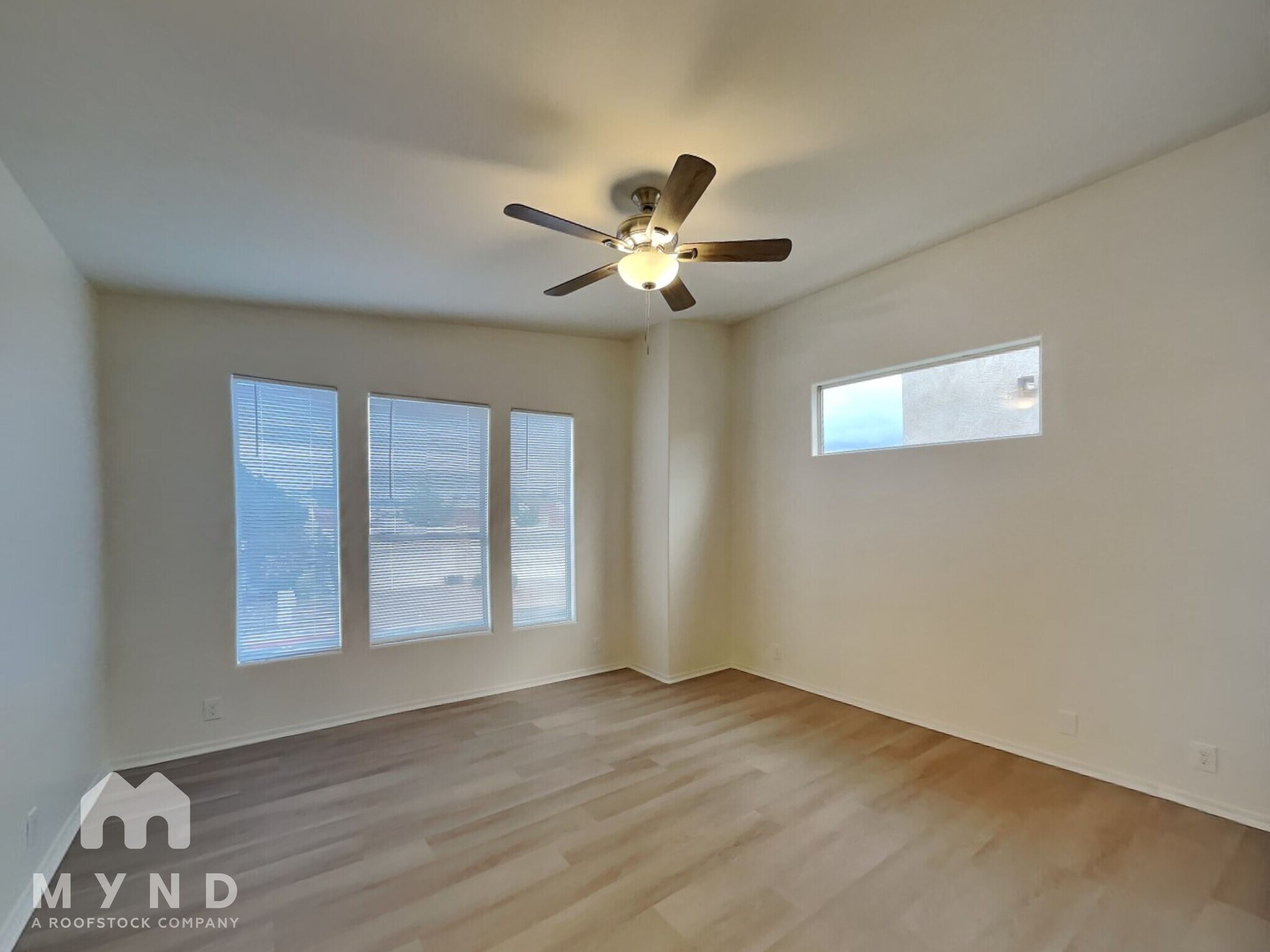 Building Photo - 5945 E Nance St