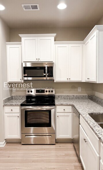 Building Photo - 106 Culver St