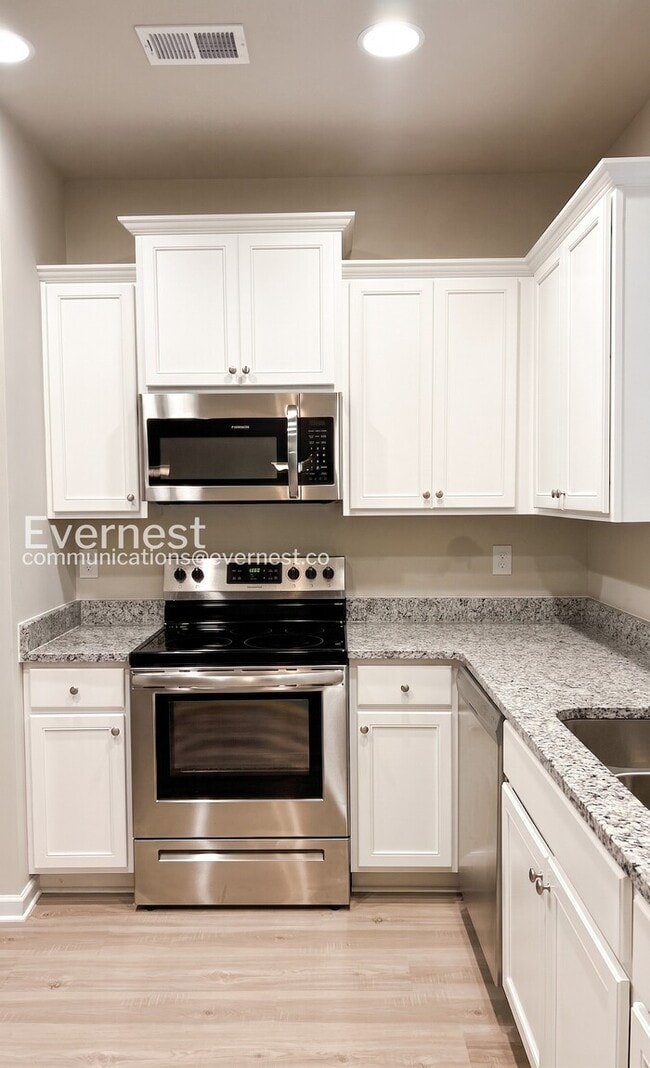 Building Photo - 4-Bed/2-Bath/Pet Friendly/Available Soon!