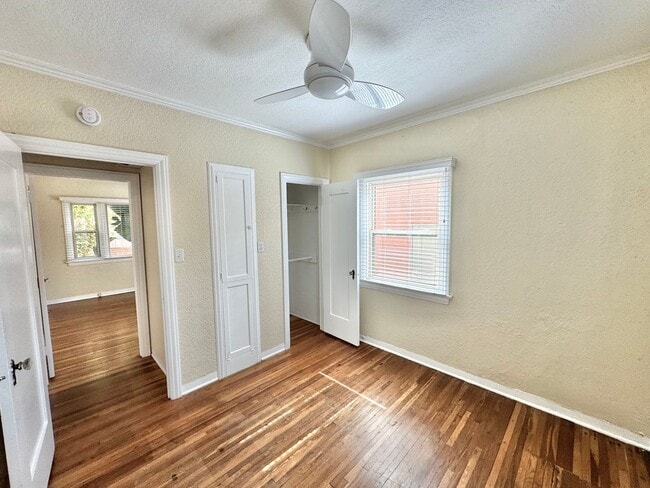 Building Photo - Cute North Park Bungalow! 2bd/1ba, 1 car garage, AC, W/D in-unit, fenced yard!