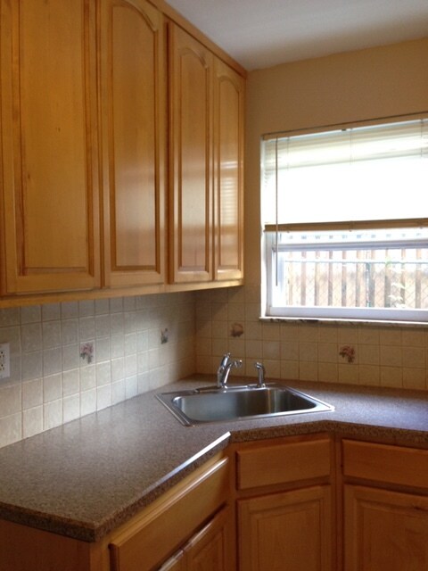 Kitchen - 5925 Post Rd