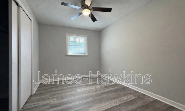 Building Photo - 341 N Burbank Dr