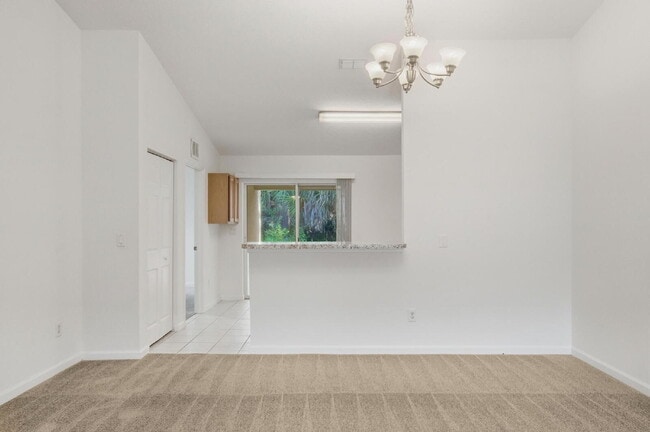 Building Photo - Quiet Cul De Sac location