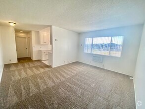 Building Photo - Upper Corner Unit with Utilities INCLUDED!!
