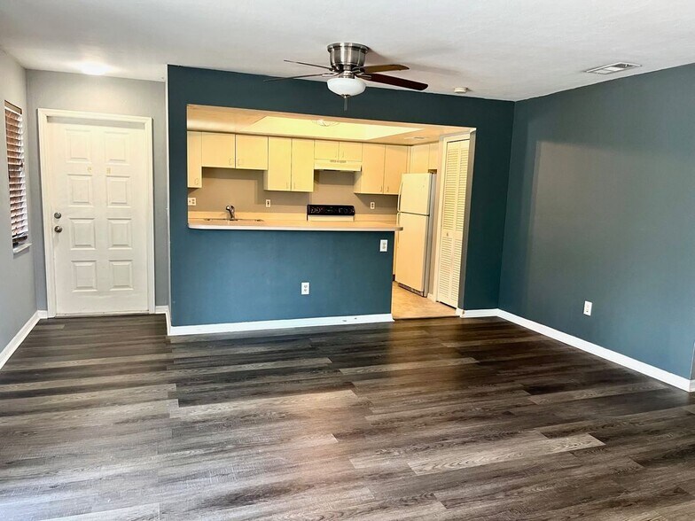 Building Photo - 715 SE 47th St