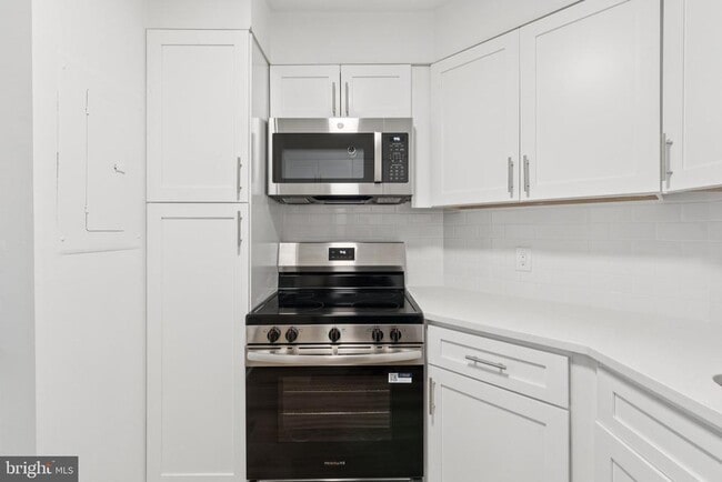 Building Photo - 2020 Walnut St