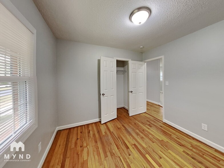 Building Photo - 528 Efird St