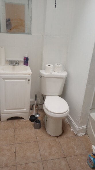 Building Photo - 21xx Gould St