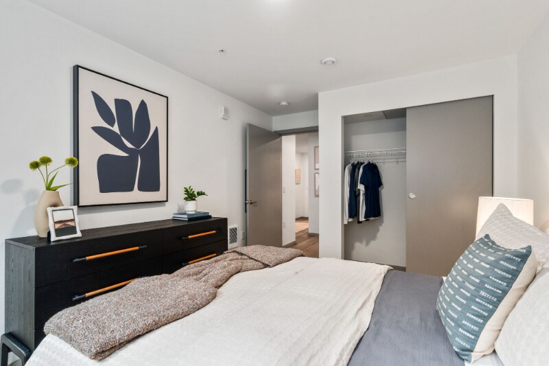 Building Photo - 2950 NE 11th St