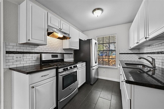 Building Photo - 8730 Birmingham Dr