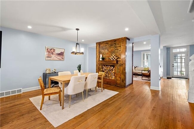 Building Photo - 1207 Linden Pl