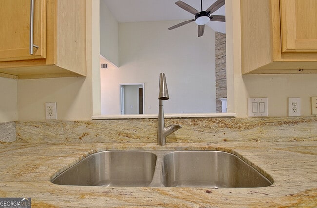 Building Photo - 110 Freeman Forest Dr