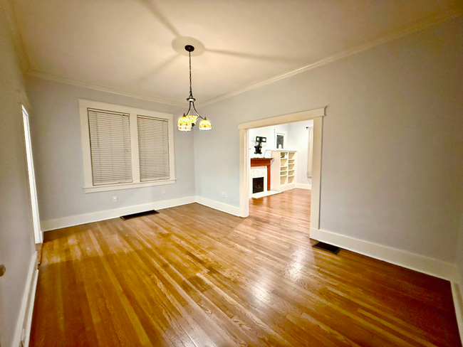 Building Photo - Beautifully Updated Historic Home in Midto...