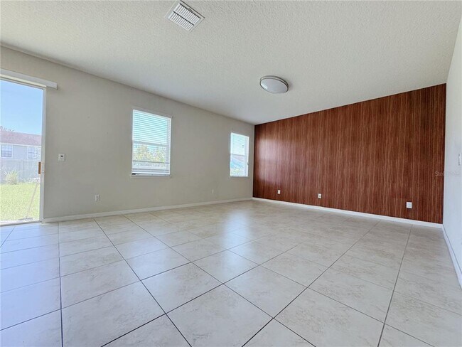 Building Photo - 2428 Chateau Lp