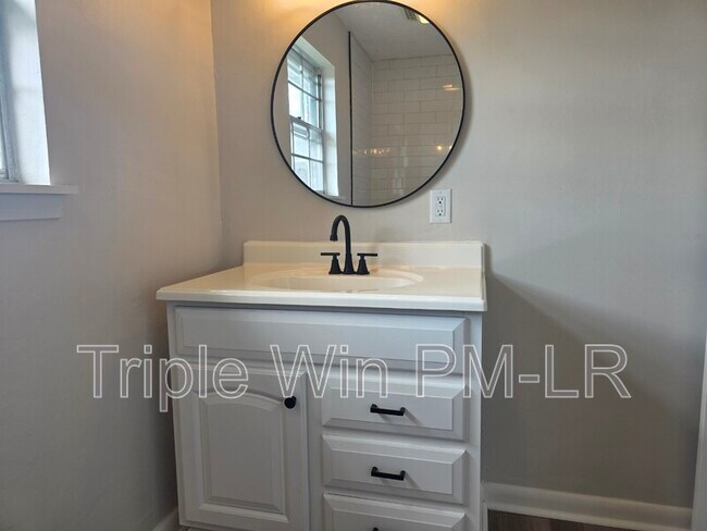 Building Photo - 1408 Johnson St