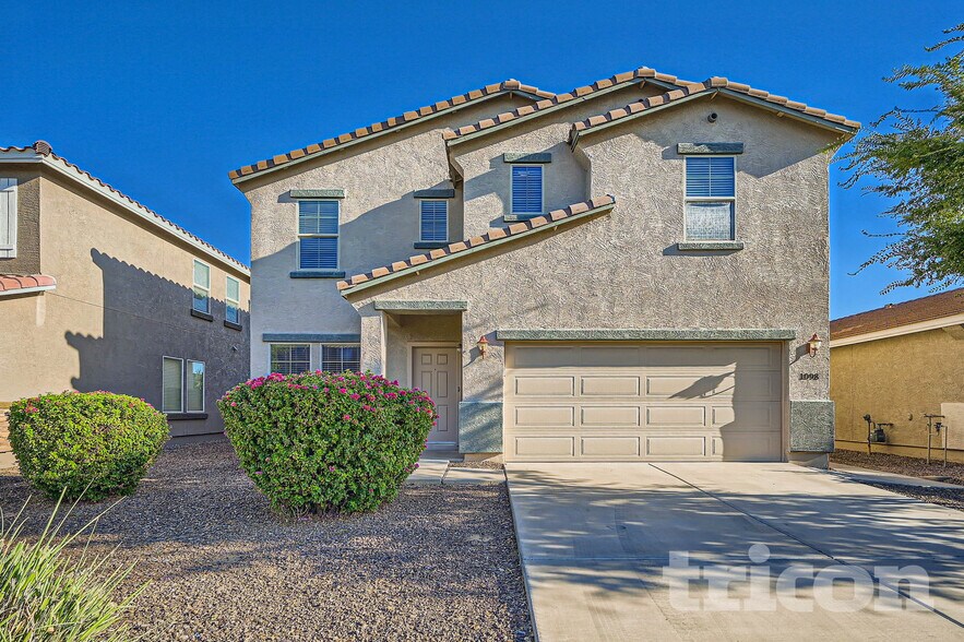 Building Photo - 1098 E Kelsi Ave