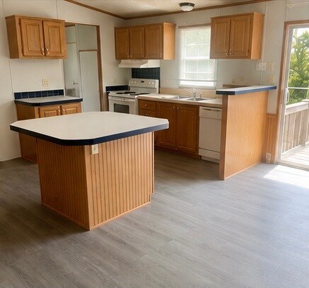Building Photo - 3731 Stonebridge Dr