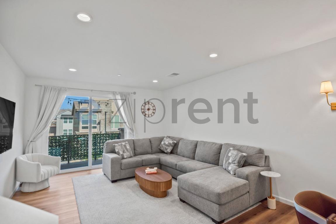 Building Photo - 6216 Diamond Wy