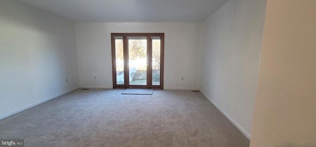 Building Photo - 10 Woodfield Dr