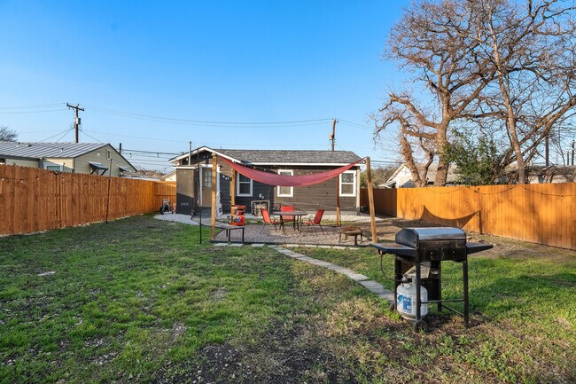 Building Photo - 738 Gabriel