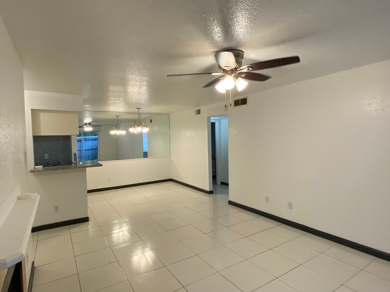 Building Photo - 9700 Leawood Blvd