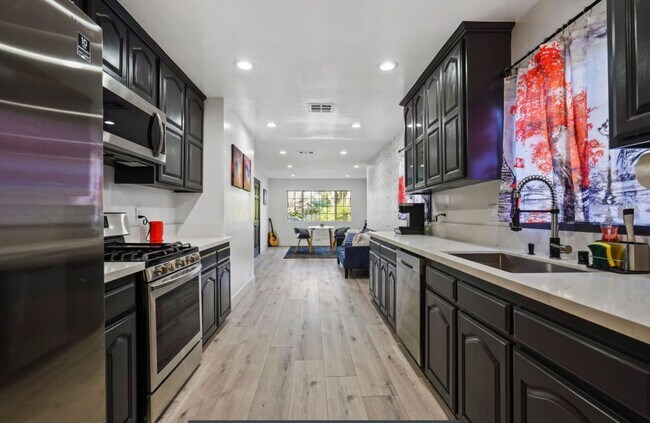 Building Photo - 5601 Corbett St