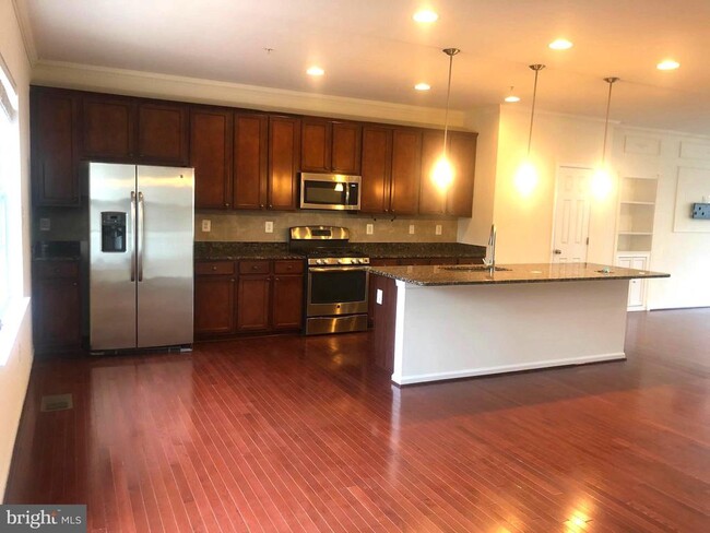 Building Photo - 6786 Green Mill Way