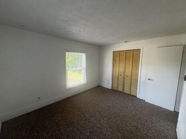 Building Photo - Hudsonville 1BR Upper