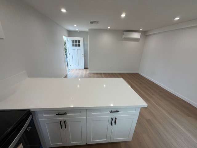 Building Photo - 1305 1/2 E 46th St