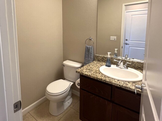 Building Photo - 460 Lindberg Cir