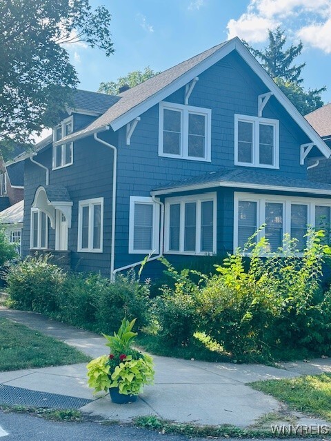 Building Photo - 58 Montrose Ave
