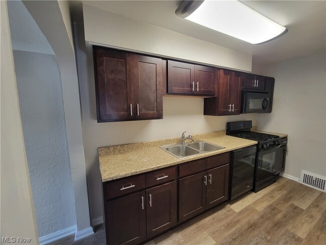 Building Photo - 2335 Allison Rd