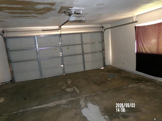 Building Photo - 2477 S 17th Ave