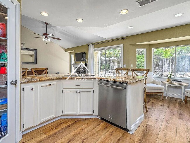 Building Photo - Updated 4bd/2ba Folsom Home with 3 Car Gar...