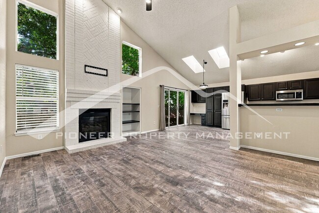 Building Photo - 9603 Laredo St