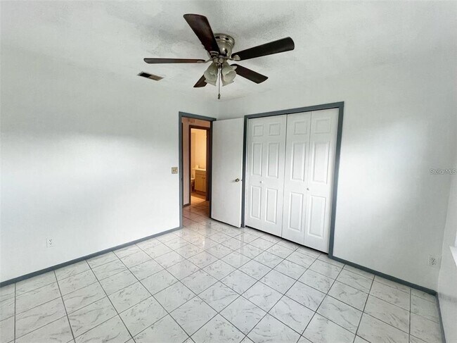 Building Photo - 6920 Edgefield Ln