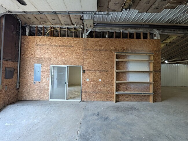 Building Photo - 316 6th Ave E