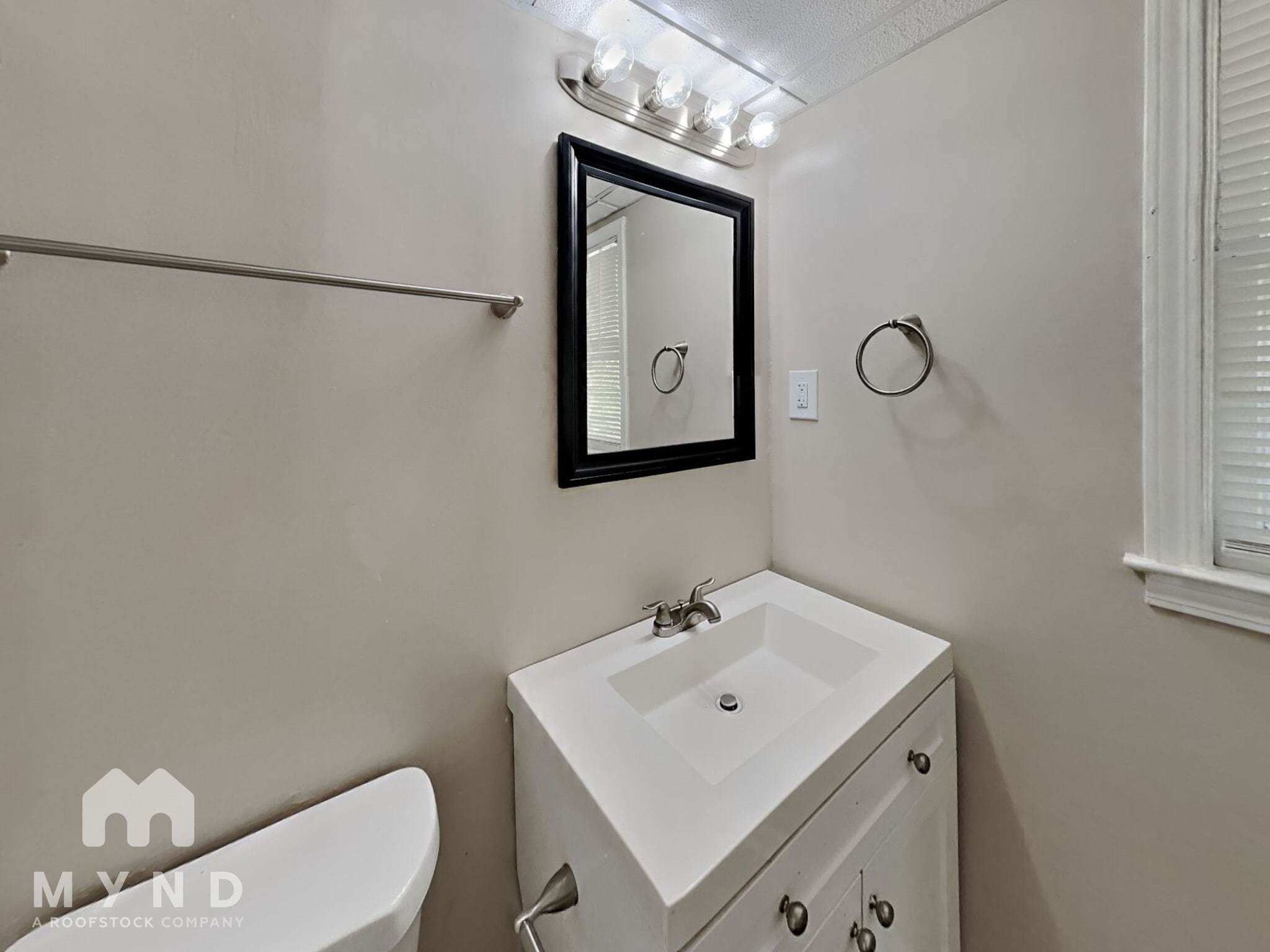 Building Photo - 6536 Paul Way