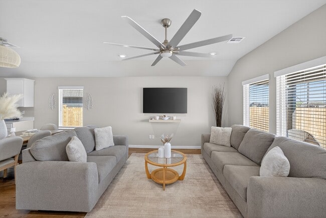 Building Photo - 405 S 85th St